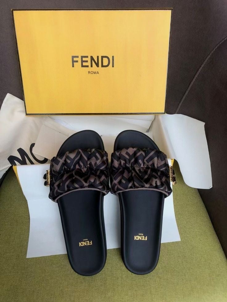 FENDEY SANDALEN SLIDES