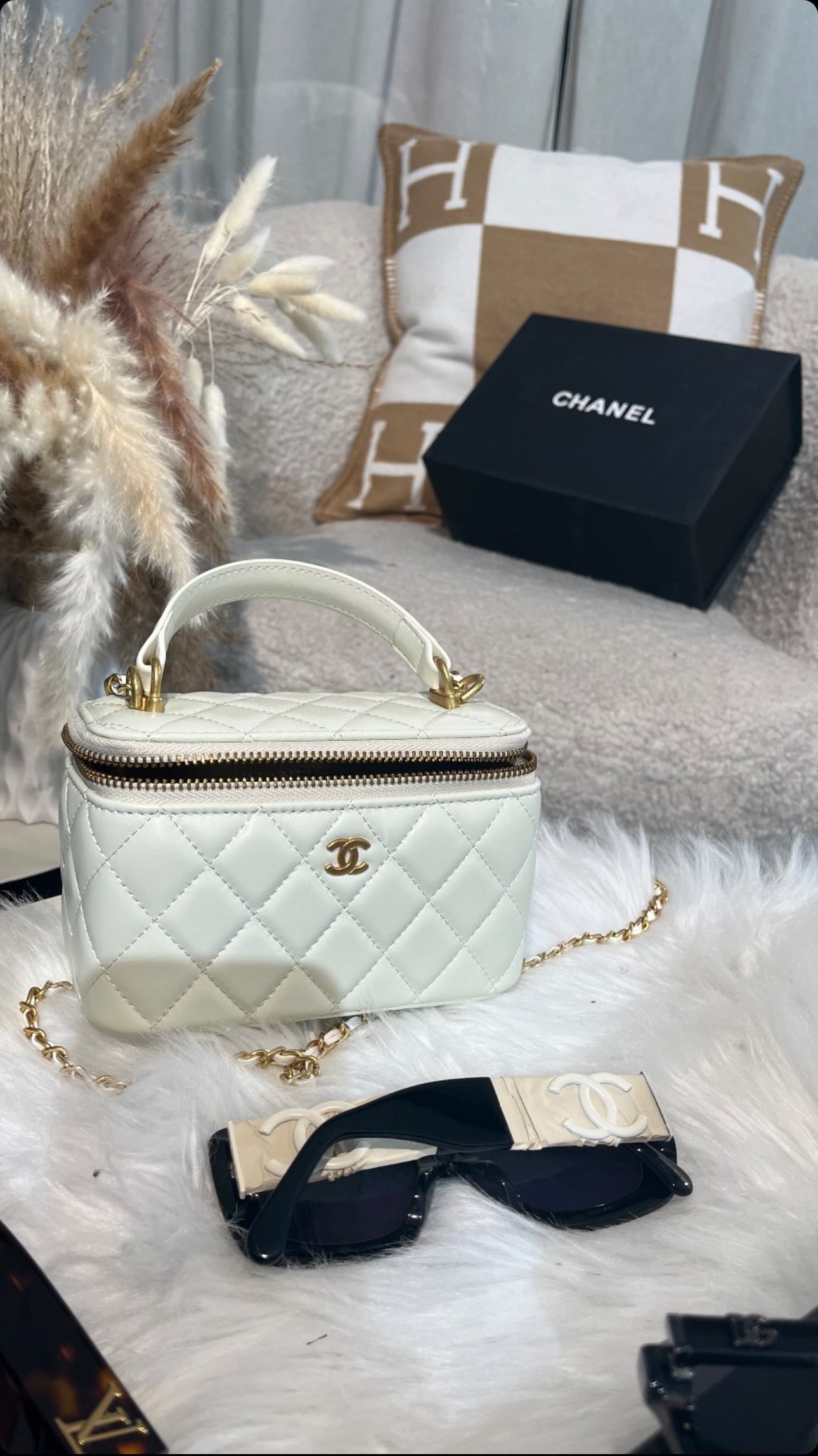 Top Handle Vanity Weiß Tasche