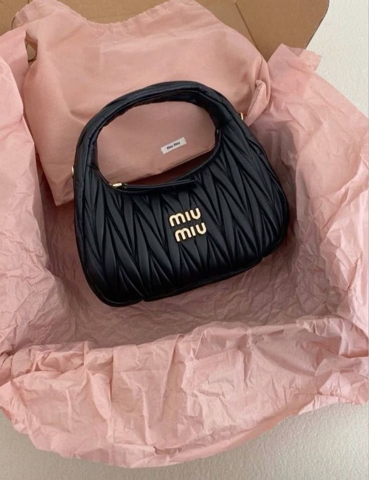 MIUE TASCHE SCHWARZ