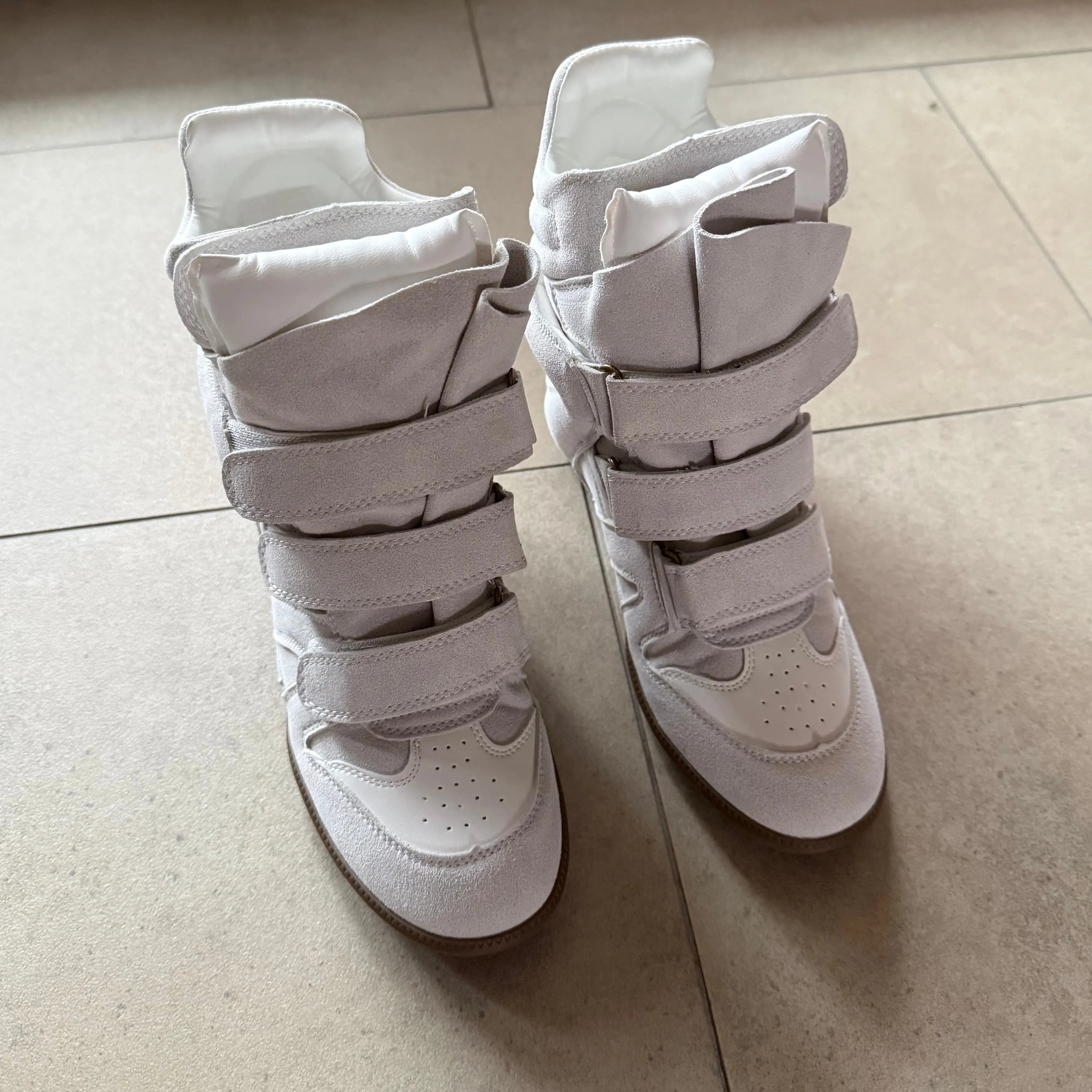 Sneaker White