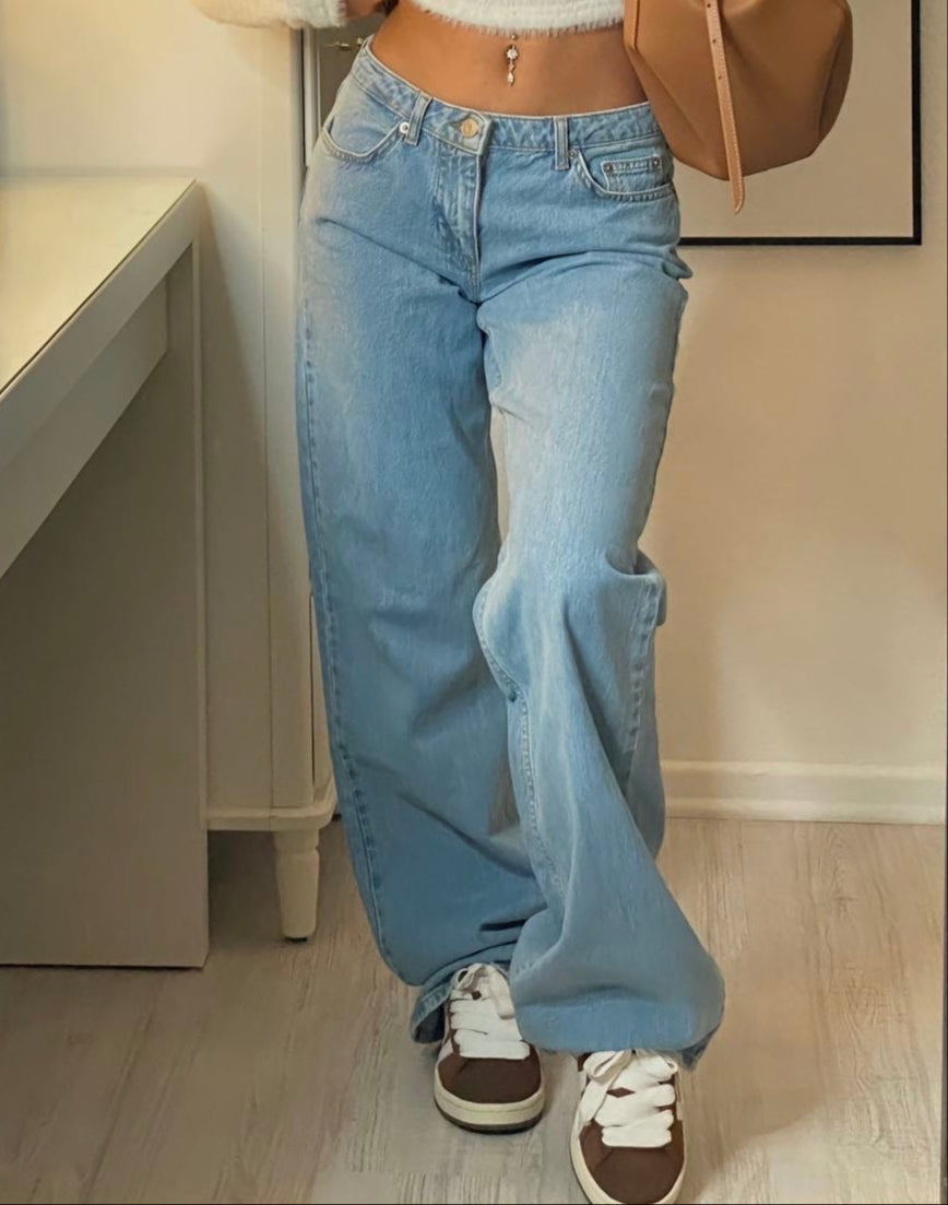 BIA Jeans mit niedriger Taille