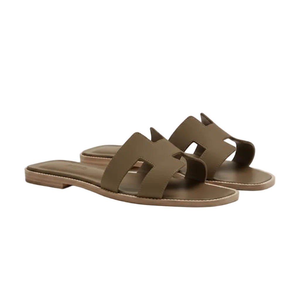 HÈR TAUPE SANDALEN