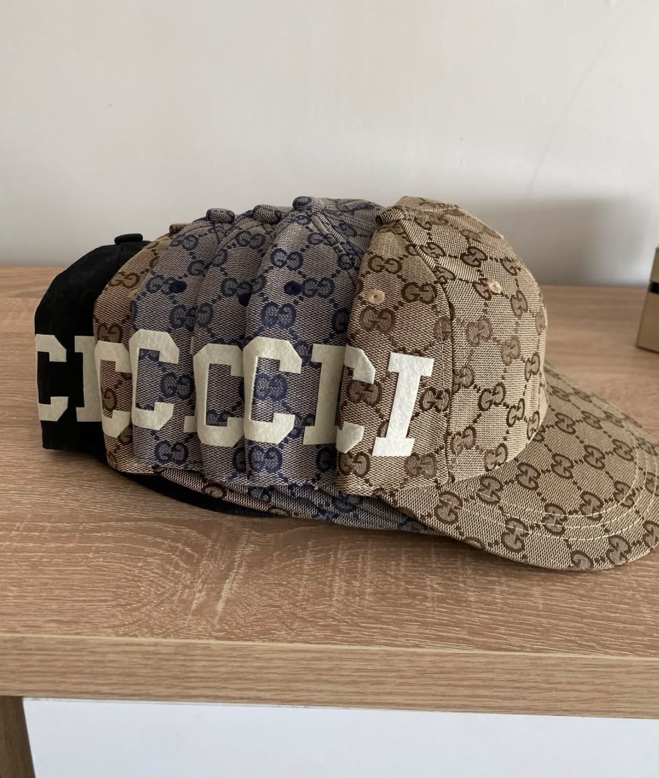 25 Beige Cap